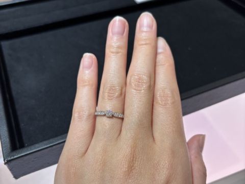 【ティファニー(Tiffany & Co.)の口コミ】 上品さ、エレガントさを兼ね備えたデザインに惹かれました。ダイヤモンド…