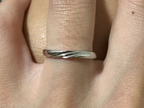 【アイプリモ(I-PRIMO)の口コミ】 ユリシリーズの男性用リングは、シンプルながらも洗練されたデザインで、…