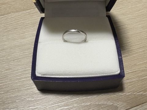 【俄(にわか)の口コミ】 シンプルなストレートデザインではなく、少し波がかっていて、他の人と違…