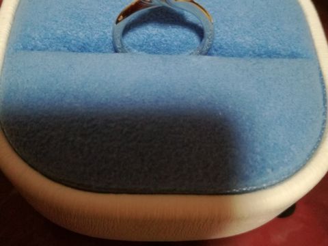 【銀座ダイヤモンドシライシの口コミ】 爪に向かってリングが流れるような優しいデザインに惹かれました。また、…