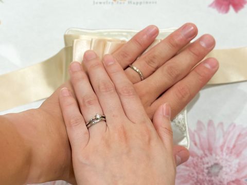 【TRECENTI(トレセンテ)の口コミ】 シンプルだけど、ウェーブのラインが綺麗。ダイヤの入れ方が控えめで、か…