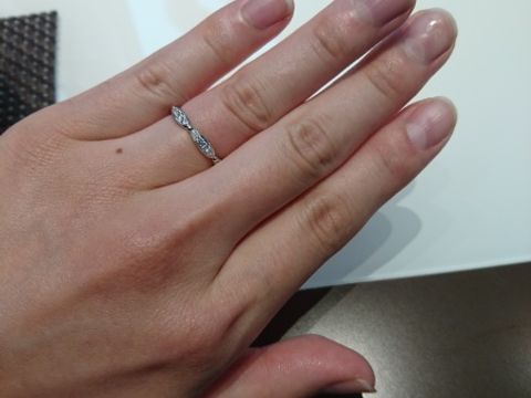 【LUCIE(ルシエ)の口コミ】 あまりシンプルすぎず、オシャレなものを探していました
石が付いていない…