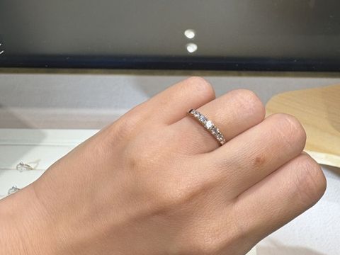 【SIENAROSE(シエナロゼ)の口コミ】 他のブランドで同じようなデザインですと、こちらのブランドよりだいぶお…