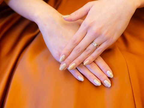 【ティファニー(Tiffany & Co.)の口コミ】 プラチナ素材にキラッと輝くダイヤがお気に入りです。
結婚指輪と重ね付け…