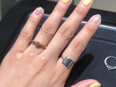 【ヴァン クリーフ＆アーペル(Van Cleef & Arpels)の口コミ】 ヴァンクリーフ＆アーペルのペルレの婚約指輪を試着しました。丸みのある…