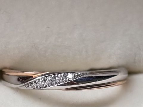 【ケイウノ ブライダル(K.UNO BRIDAL)の口コミ】 シルバーとゴールドの両方が欲しかったので、さり気なくゴールドを入れて…