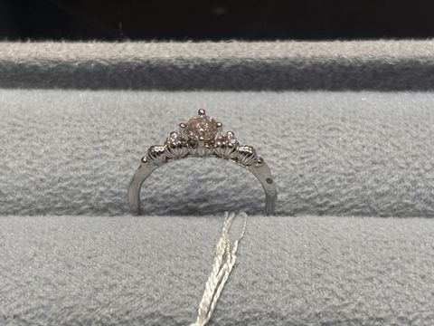 【ケイウノ ブライダル(K.UNO BRIDAL)の口コミ】 ディズニーの好きなキャラクターであるアリエルをモチーフにしていた事
横…