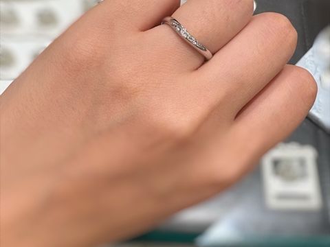 【アンジェリックフォセッテ(Angelique Fossette)の口コミ】 ひっかかりの無いデザインなので、日常生活で使いやすいと思います。また…