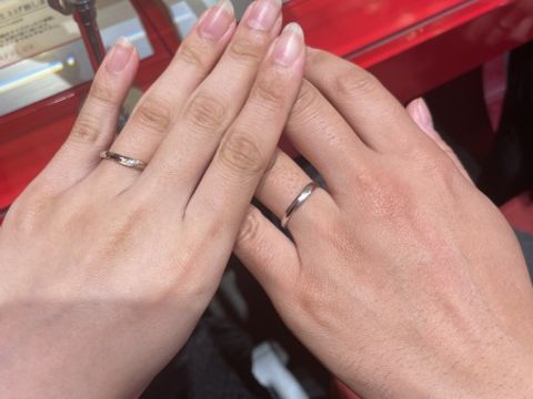 【AFFLUX(アフラックス)の口コミ】 デザインがV字が多く、さらにここの店舗は2種類のカラーを選ぶことができ…