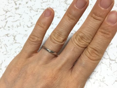 【canal4℃(カナルヨンドシー)の口コミ】 いただいた婚約指輪がストレートラインの物だったので、重ね付けする事も…