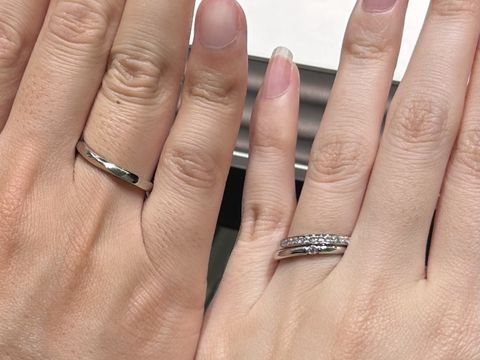 【アイプリモ(I-PRIMO)の口コミ】 ダイヤが埋め込みでない、真ん中に一石挟まれる留め方がさりげなくて可愛…