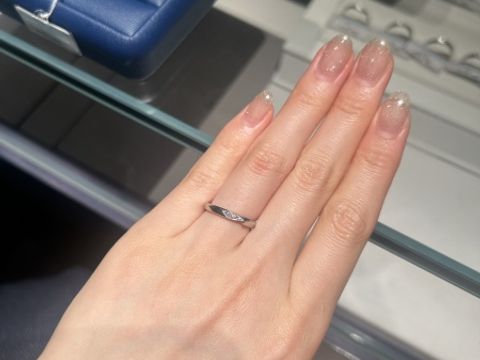 【銀座ダイヤモンドシライシの口コミ】 デザインは全体的に似ているものが多く、個性的な指輪を探していた私たち…