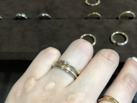 【1117(イチイチイチナナ)の口コミ】 シンプルで洗練されたデザインで日常使いにもおすすめです。3連のようなデ…