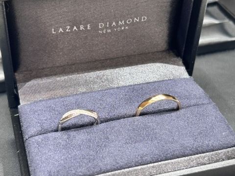 【ラザール ダイヤモンド(LAZARE DIAMOND)の口コミ】 とにかくデザインに気に入って決めました！プラチナもありますが、ゴール…