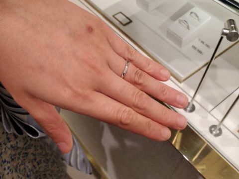 【FRAU KOBE JAPAN(フラウ コウベ ジャパン)の口コミ】 シンプルで普段使いしても生活に支障のないデザインを探していました。自…