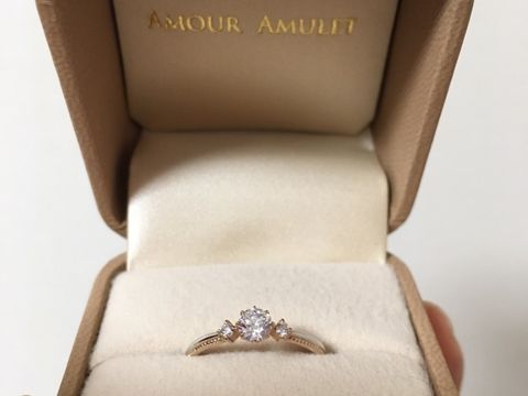 【AMOUR AMULET(アムール・アミュレット)の口コミ】 数えきれないくらい指輪を試着して、迷いに迷って決めました。決め手はや…