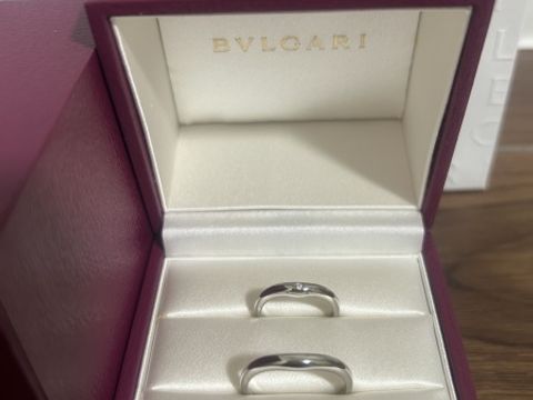 【ブルガリ(BVLGARI)の口コミ】 婚約指輪との重ね付けをできるようにシンプルなデザインのものを選びまし…