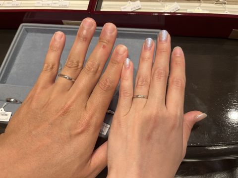 【ケイウノ ブライダル(K.UNO BRIDAL)の口コミ】 デザインがとても気に入りました。指になじむような自然なカーブと、繊細…