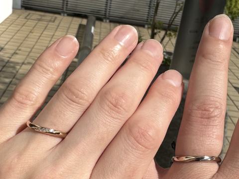 【出雲結(いずもゆい)の口コミ】 指輪のデザインは、風結（かぜ）ということでウェーブ状の指輪で素材をピ…