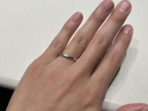 【アイプリモ(I-PRIMO)の口コミ】 プラチナの素材でありながら、マットの部分があり少し特別感がある。スト…