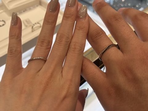 【Ponte Vecchio(ポンテヴェキオ)の口コミ】 埋め込みダイヤの指輪を探していたところ発見。ここでは珍しく、ブラック…