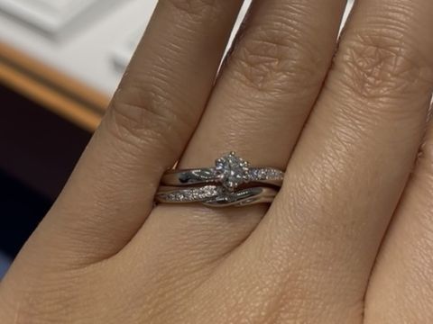 【銀座ダイヤモンドシライシの口コミ】 買わなかったですが、重ね付けがかわいいデザインを探していてお勧めして…