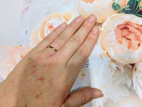 【ヴァンドーム青山(VENDOME AOYAMA)の口コミ】 シンプルなストレートデザインに
1石のメレダイヤモンド。
表面のぷっくり…