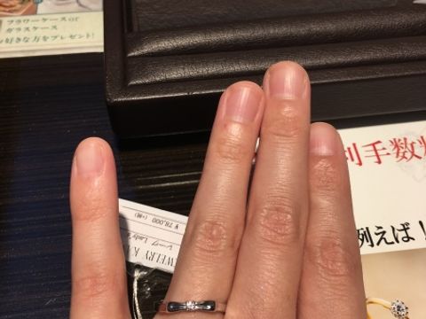 【JEWELRY  KAMATA(ジュエリーかまた)の口コミ】 可愛らしいリボンのデザインが特徴的でした。試着してみて、遠く離してみ…