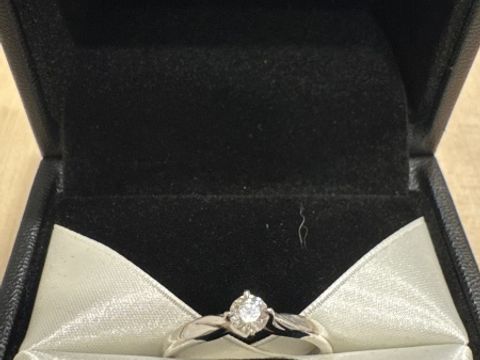 【エクセルコダイヤモンド(EXELCO DIAMOND)の口コミ】 婚約指輪は、大切な時だけにつけるのではなく、日常的につけたいと思い探…