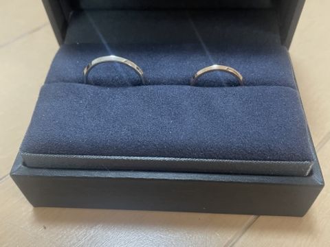 【ラザール ダイヤモンド(LAZARE DIAMOND)の口コミ】 節が太いので、指輪をはめたときに指の根元で指輪がクルクルと回ってしま…