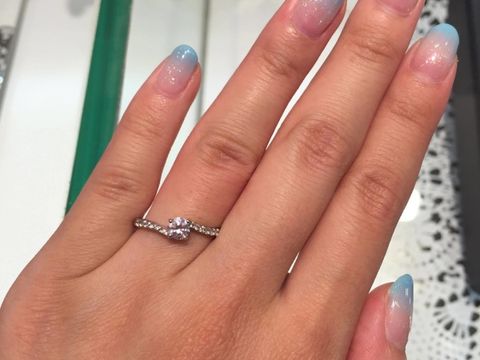 【JEWELRY  KAMATA(ジュエリーかまた)の口コミ】 お店にはいろんなデザインの指輪があってとっても迷ってしまいましたけど…