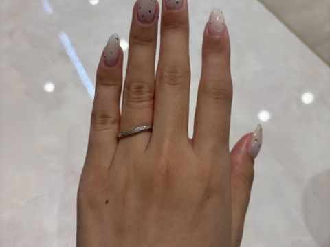【BIJOUPIKO(ビジュピコ)の口コミ】 上品で、洗練されたデザインが魅力の指輪です。シンプルながらも存在感が…