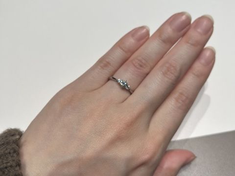 【ラザール ダイヤモンド(LAZARE DIAMOND)の口コミ】 ダイヤモンドカット会社なだけあって、ダイヤモンドの輝きがピカイチだっ…