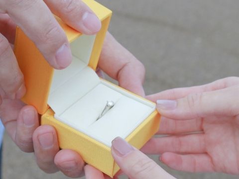 【ケイウノ ブライダル(K.UNO BRIDAL)の口コミ】 持ち込みダイヤにて、デザインを提案していただきました。職業柄仕事中は…