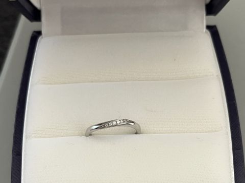 【俄(にわか)の口コミ】 女性のもののが安く13万くらいだったと思います。ウェーブ型ですが、とに…