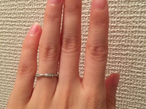 【LUCIE(ルシエ)の口コミ】 最初はニワカにしたいと思っていましたが、いろいろと試してみて、華奢で…