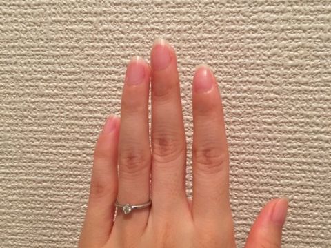 【ティファニー(Tiffany & Co.)の口コミ】 シンプルなデザインを探していてティファニーのこのデザインにしました。…