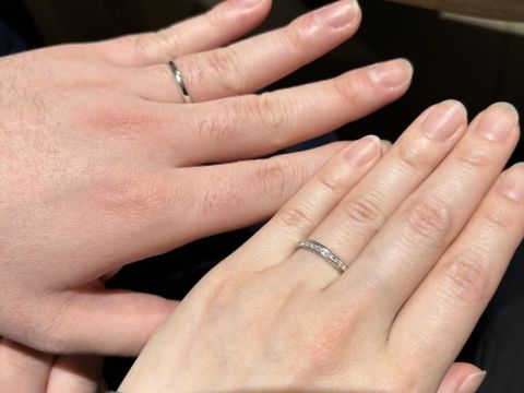 【出雲結(いずもゆい)の口コミ】 とにかくシンプルでとても気に入りました。男性と女性の指輪のモチーフが…