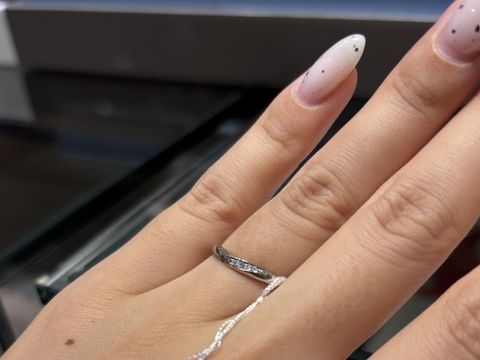 【ミルフローラ(Milluflora)の口コミ】 デザインはV字か、ウェーブの型を探していました、
かつシンプルでキレイ…