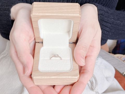 【Cayof(カヨフ)の口コミ】 オーバルカットのダイヤがアンティークな雰囲気でとても愛らしく、肌なじ…