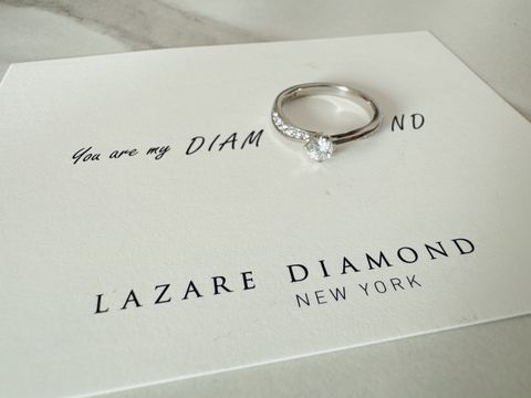 【ラザール ダイヤモンド(LAZARE DIAMOND)の口コミ】 パレスは上下に美しいカーブでメレダイヤがついていて、一目惚れでした。…
