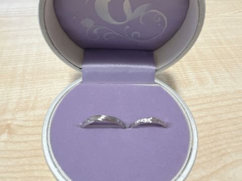 【Disney The Little Mermaid（ディズニー リトル・マーメイド）の口コミ】 シンプルなデザインで、毎日付けやすいです。全体的に波をイメージしたデ…