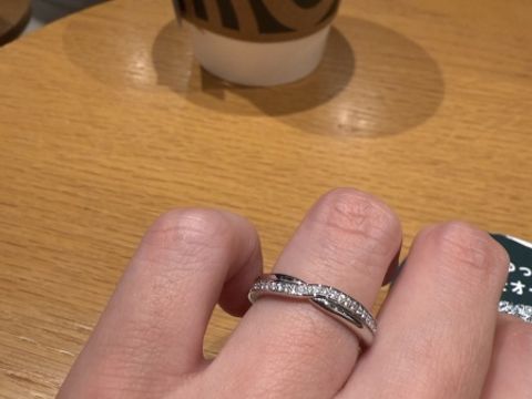 【ハリー・ウィンストン(Harry Winston)の口コミ】 ダイヤモンドとプラチナが合わさったデザインです。フルエタニティではな…