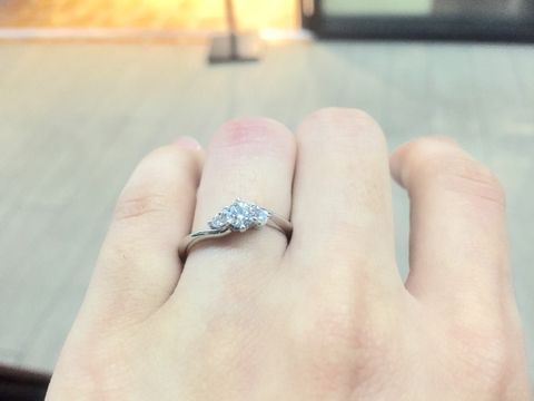 【アイプリモ(I-PRIMO)の口コミ】 一目で婚約指輪とわかるデザインでかつ派手すぎないものが良かったのです…