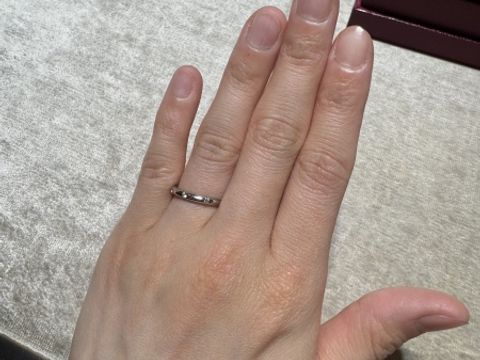 【ブルガリ(BVLGARI)の口コミ】 元々自分の指が細身で長いわけではないので、似合うかどうか不安でしたが…