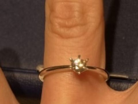 【銀座ダイヤモンドシライシの口コミ】 シンプルなデザインの王道リングですが、ダイヤの輝きにこだわりがありと…