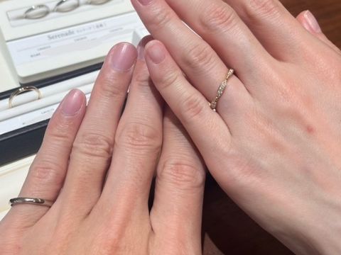 【LUCIE(ルシエ)の口コミ】 真正面から見るとかなりシンプルなデザインですが、角度を変えると動きが…