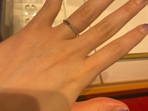 【銀座ダイヤモンドシライシの口コミ】 ダイヤモンドの華やかさがシンプルな中にも大胆に存在していて普段使いに…