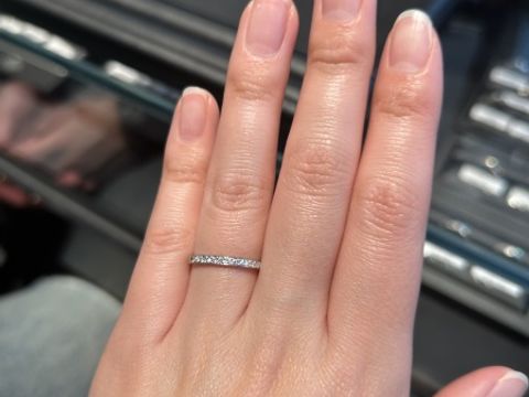 【エクセルコダイヤモンド(EXELCO DIAMOND)の口コミ】 ハーフエタニティでダイヤのレベルが高いものを探していた。ダイヤの品質…