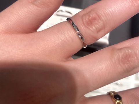 【BIJOUPIKO(ビジュピコ)の口コミ】 可愛いデザインで華奢ながらも存在感をアピールできる物となっています。…